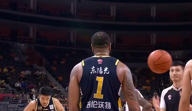 而奎因, 能力与防守
