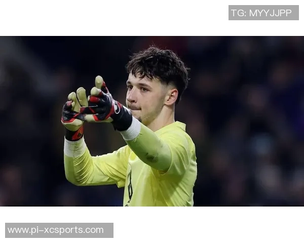 英国足球明星凯奇的崛起与成就探析：从青训到英超的辉煌历程